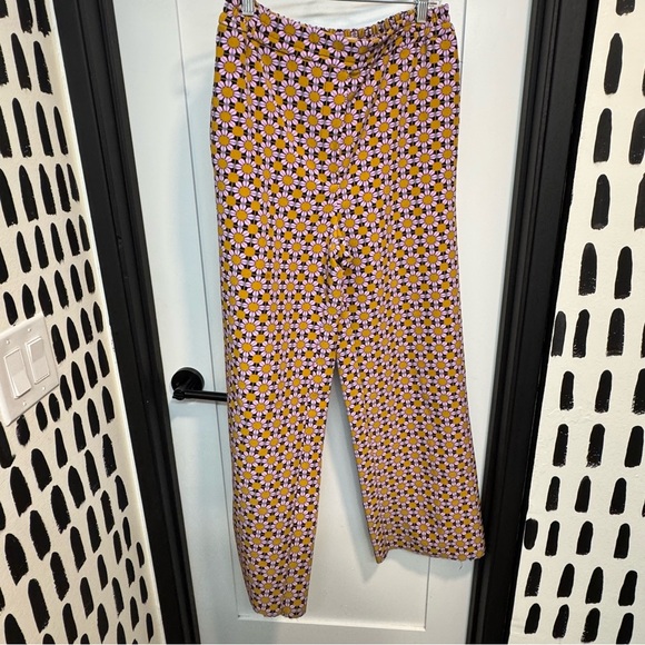 Funky Floral Patterned Pants - Picture 3 of 7